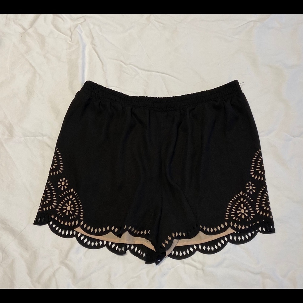 Shorts With Lace Designs P35